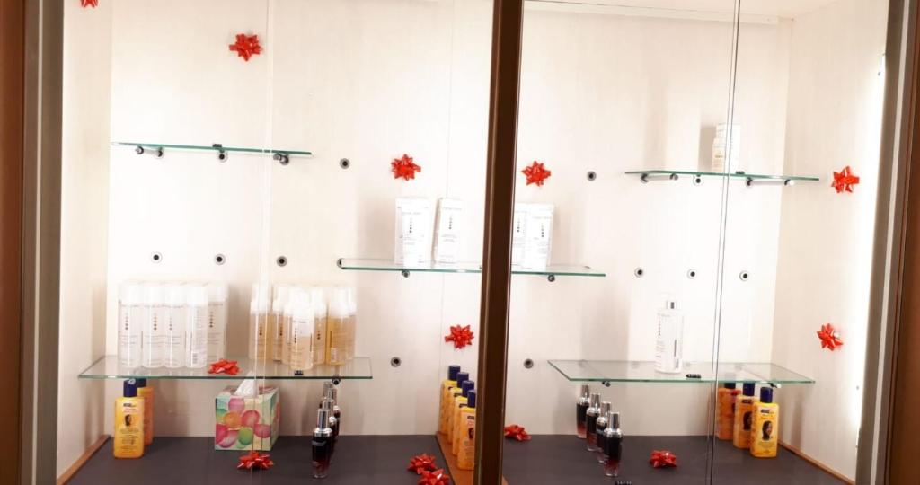 VITRINE SOINS (2)